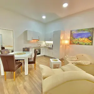 Апартаменты Steiner Residences Augarten, Вена